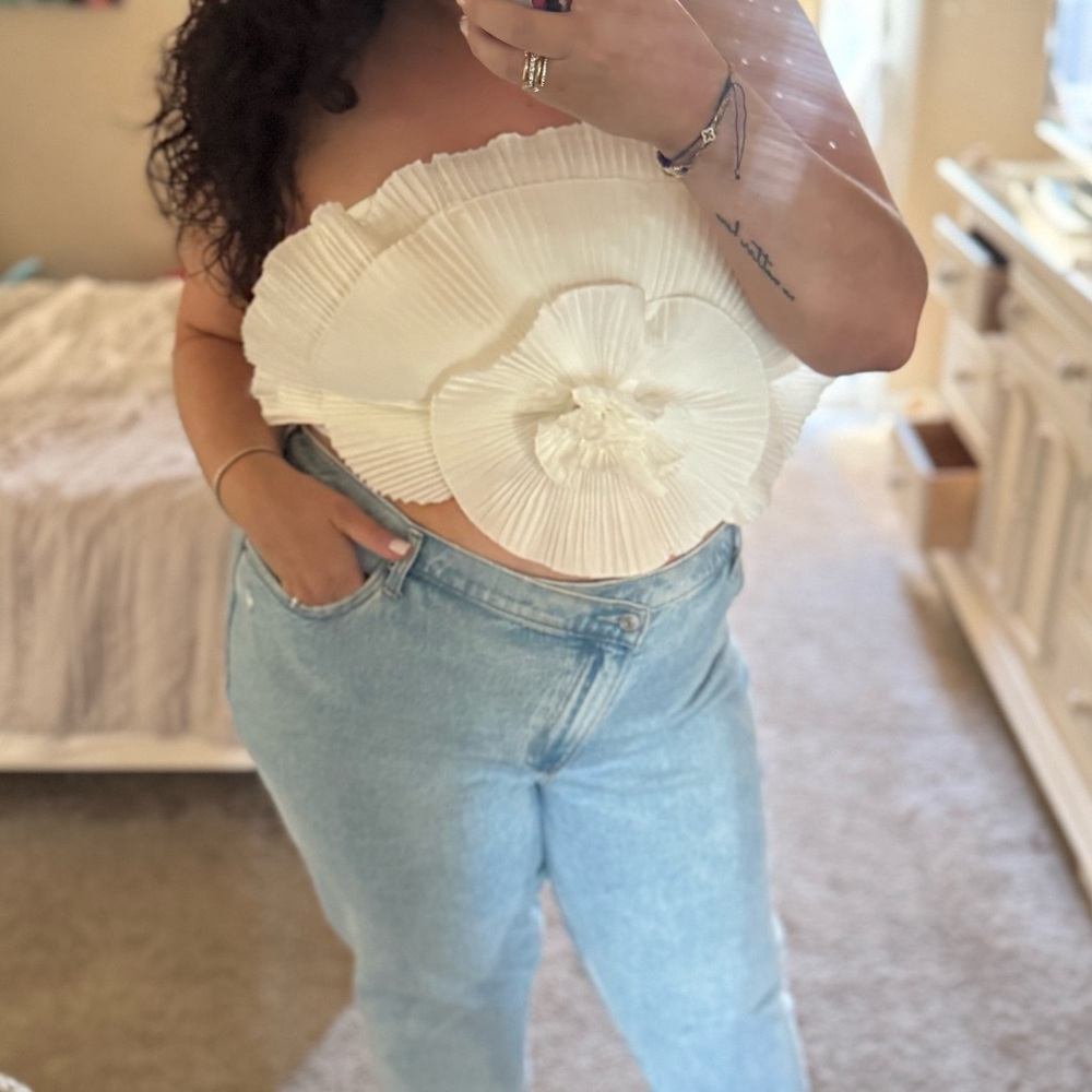 3D STRAPLESS FLOWER TOP